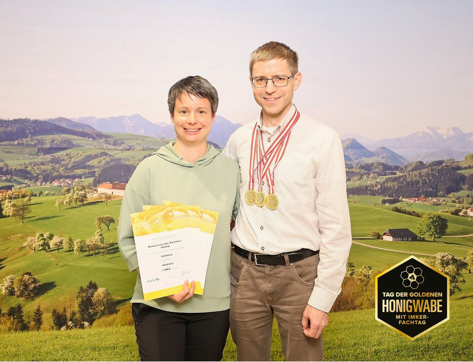 Goldene Honigwabe - Goldmedaillen - BioImkerei Blamauer